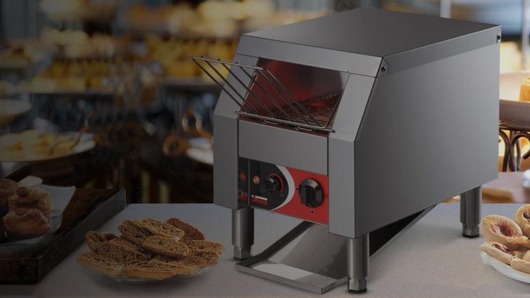 Conveyor type commercial toaster